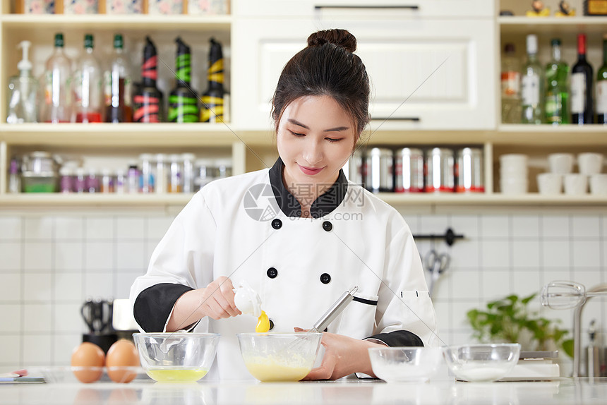 腾讯(00700)Q2业绩前瞻：预计营收与利润将稳健增长