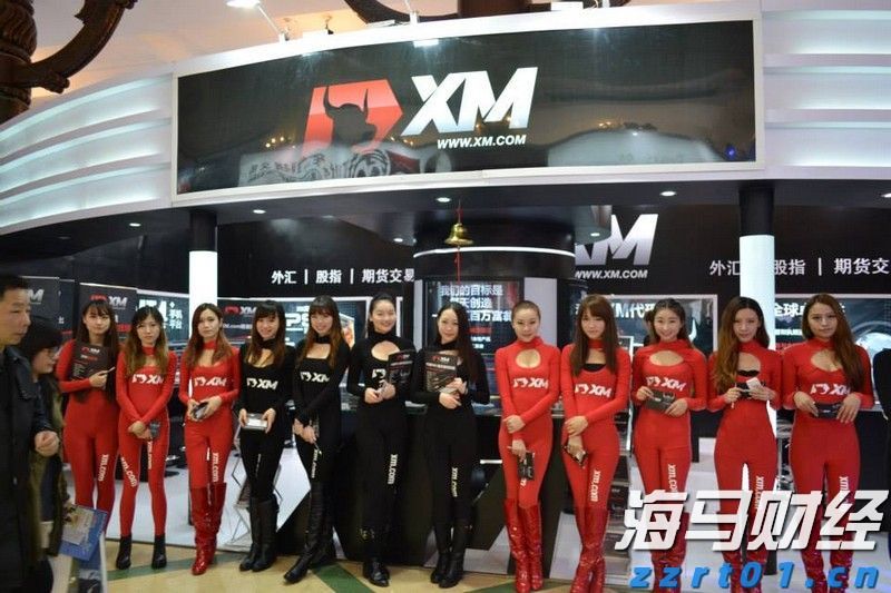 美国纽约州旅游大客车翻车 已致5人死亡数十人受伤